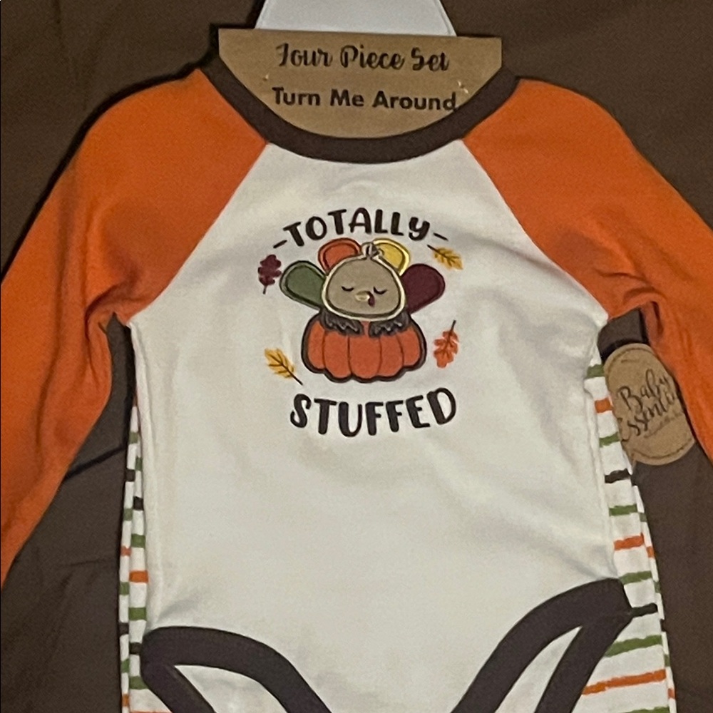 New Baby 4 Piece Set - Picture 2 of 4